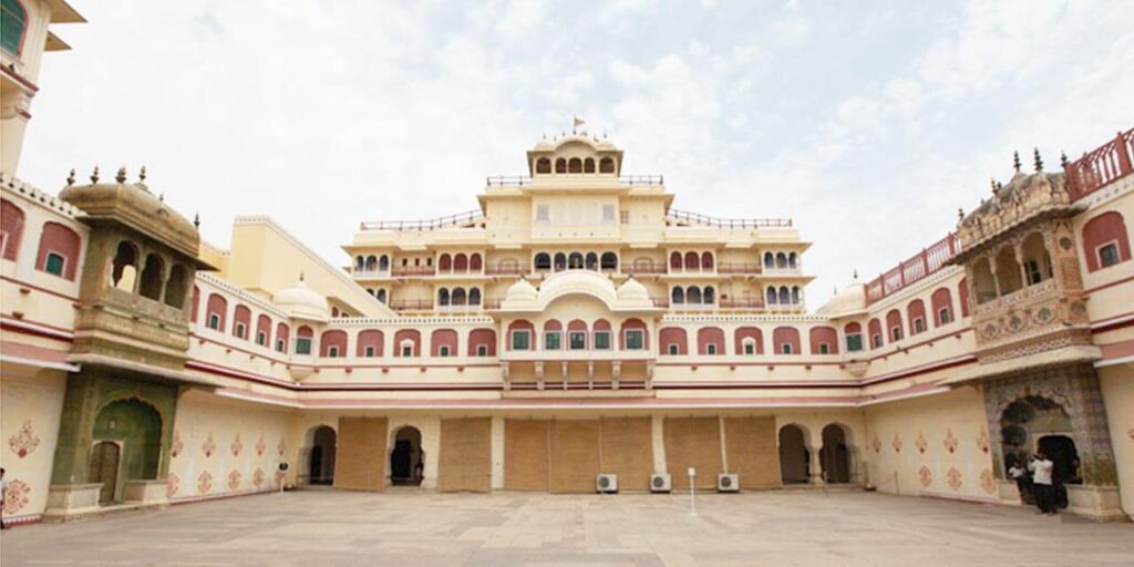 City Palace is in top 10 places to visit in jaipur