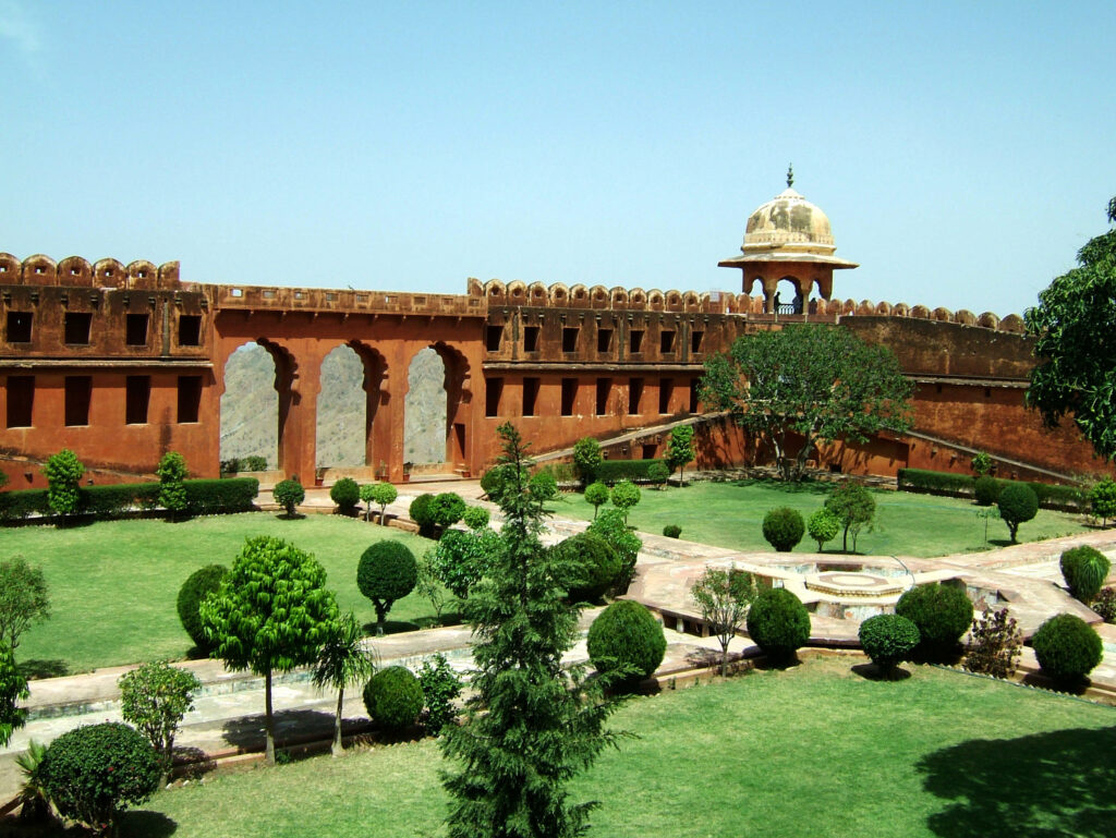 Jaigarh fort is in top 10 places to visit in jaipur